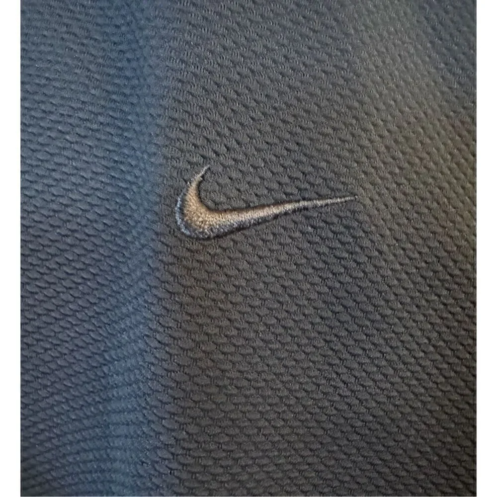 Nike women’s long sleeve 1/4 zip blue athletic top size XS. #27-1497